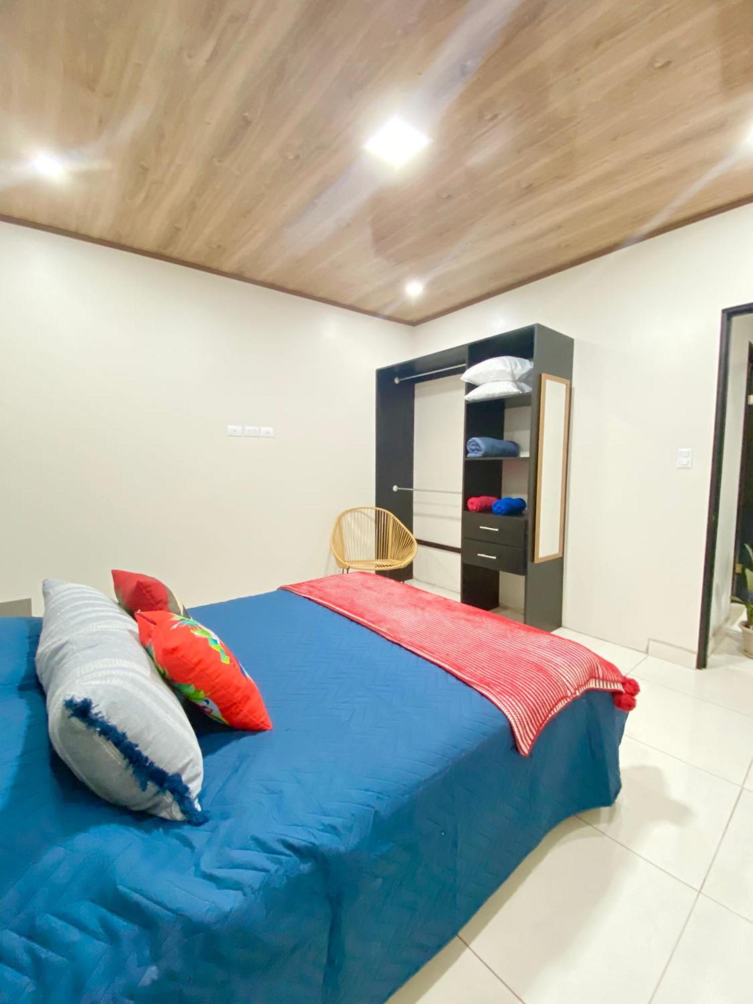 Apartment H Gonzalez. Wifi A/c Free Parking