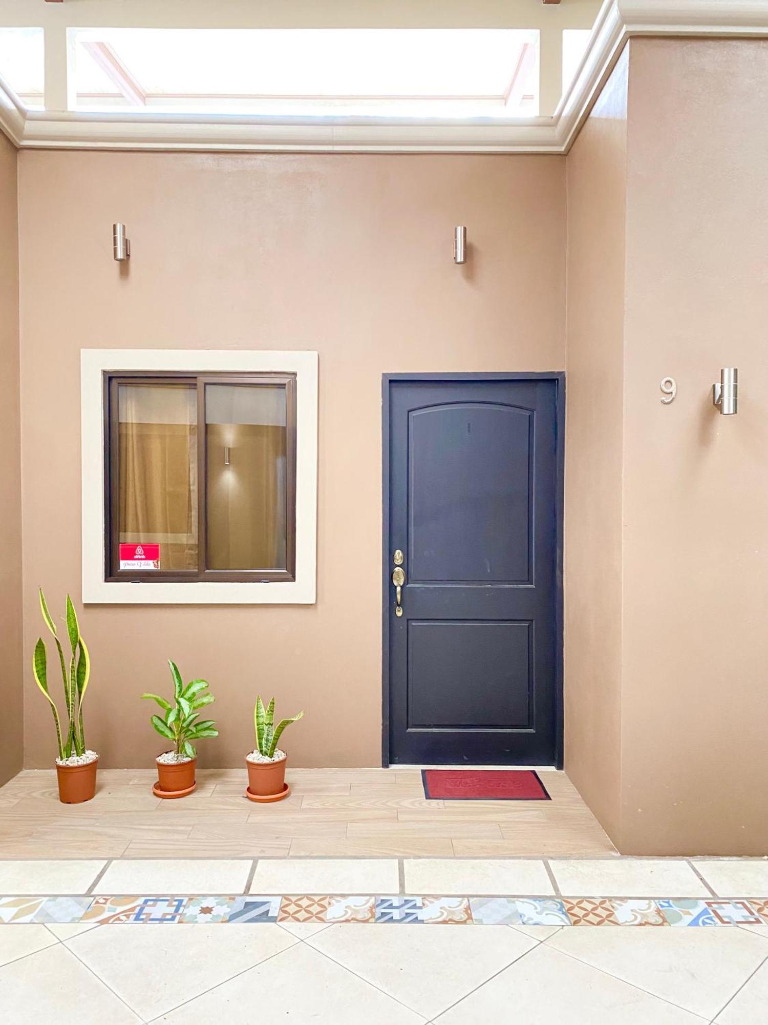 H Gonzalez. Wifi A/c Free Parking Apartment